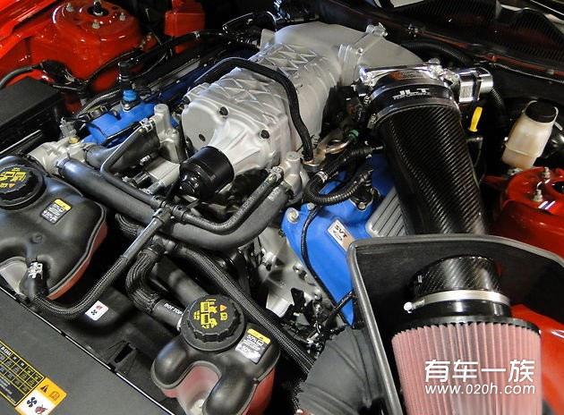 2013款红色福特野马谢尔比GT500敞蓬实拍