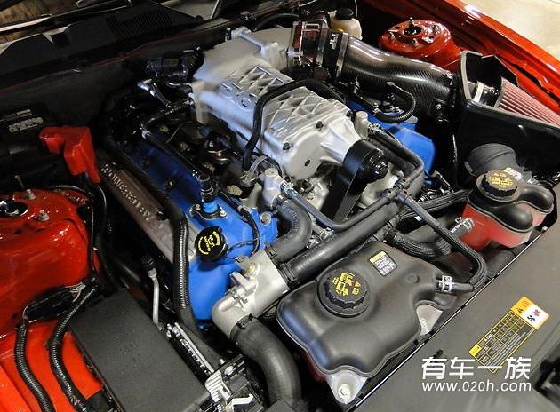 2013款红色福特野马谢尔比GT500敞蓬实拍