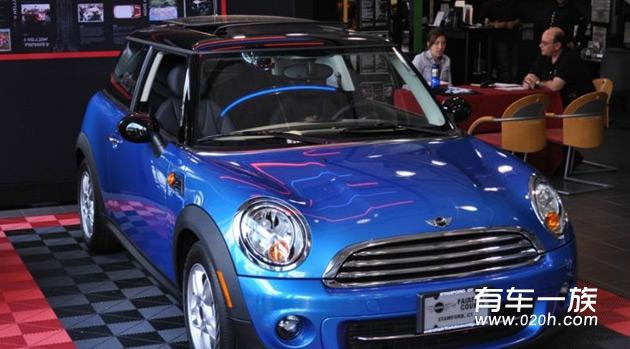 海外试驾2012 MINI COUPE 