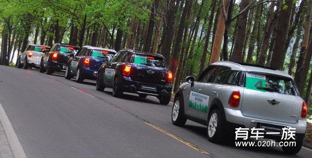 MINI COUNTRYMAN试驾测评 空间实用 驾驶安全