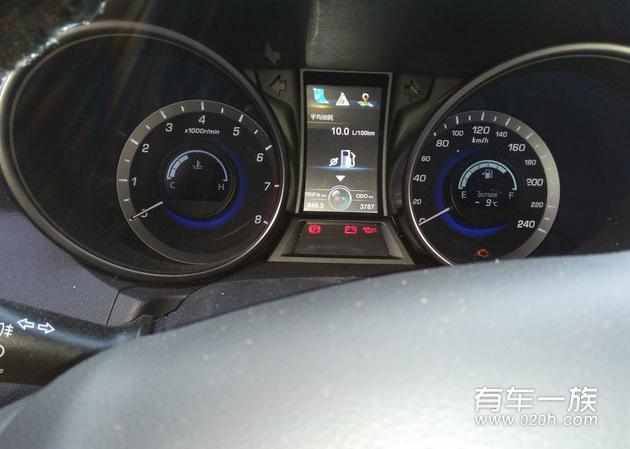 手动长安CS75怎么样？车主2.0长安CS75感受评价拉花装饰