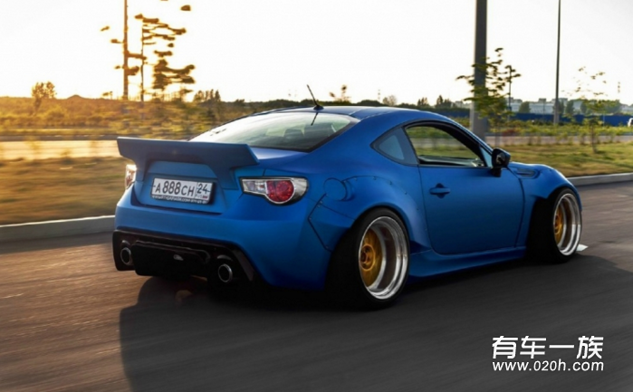 斯巴鲁BRZ Rocket Bunny V2套件改装