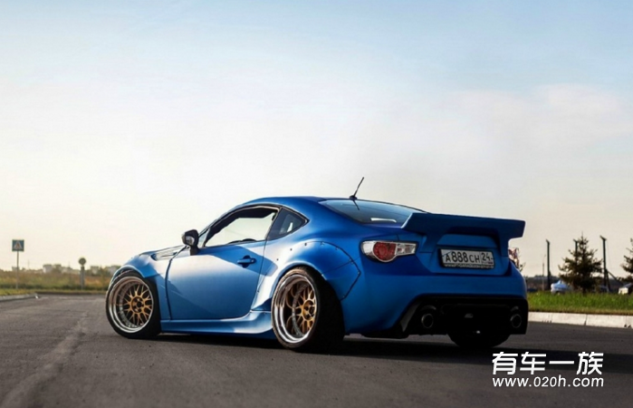 斯巴鲁BRZ Rocket Bunny V2套件改装