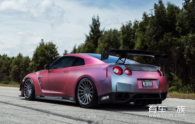 日产GTR R35改装变色龙外观