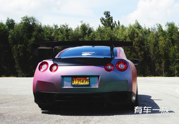 日产GTR R35改装变色龙外观